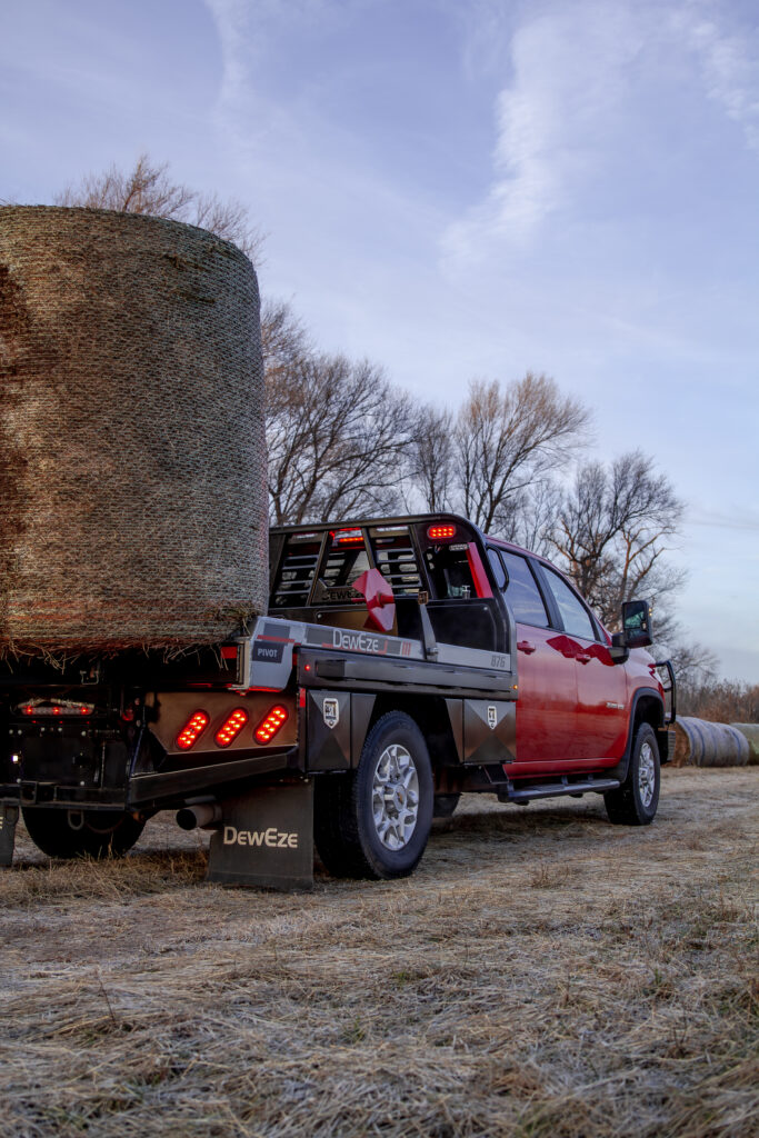 2024 DewEze Unveils the 800/900 Series Bale Bed